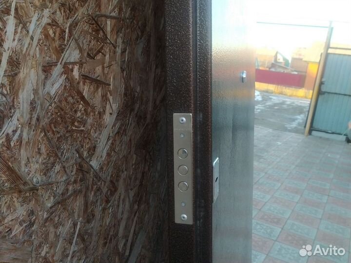 Дверь входная металлическая