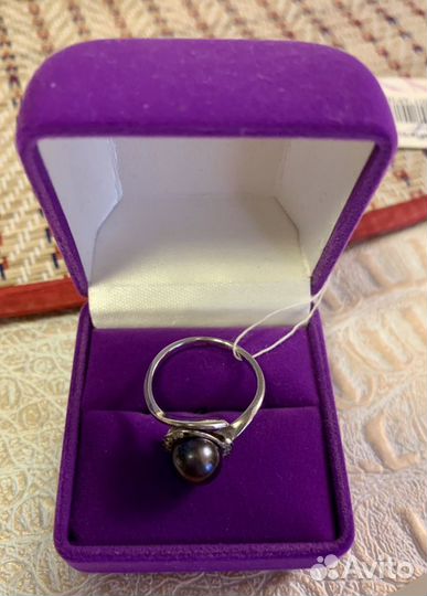 Серебряное кольцо с черным жемчугом