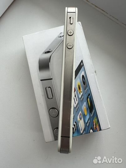 iPhone 4S, 16 ГБ