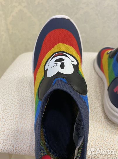 Детские кроссовки