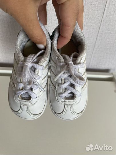 Кроссовки adidas 20