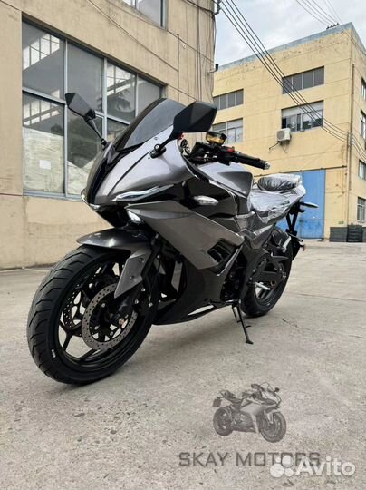 Электромотоцикл BMW RR