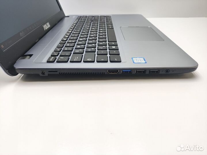 Ноутбук Asus Core i7-7500 на Windows 10