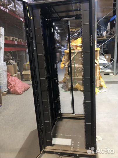 Серверный Шкаф APC AR3150