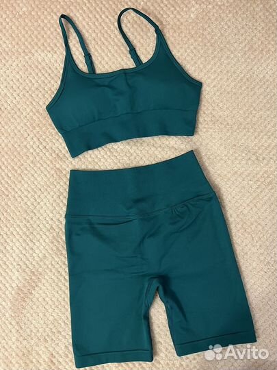 Костюм для фитнеса женский