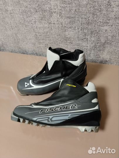 Ботинки Fischer RC3 Classic для беговых лыж