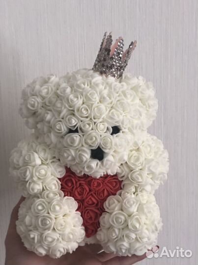 Игрушка медведь из цветов