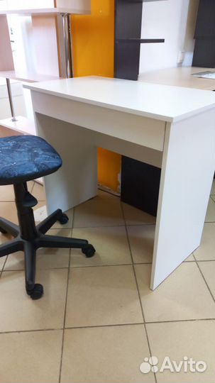 Стол компьютерный