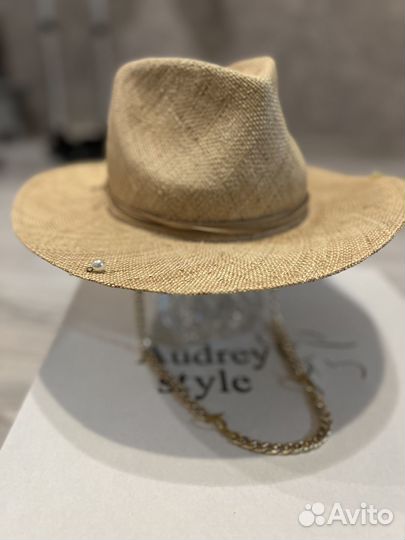 Соломенная шляпа бао Audrey Style с золотой цепью