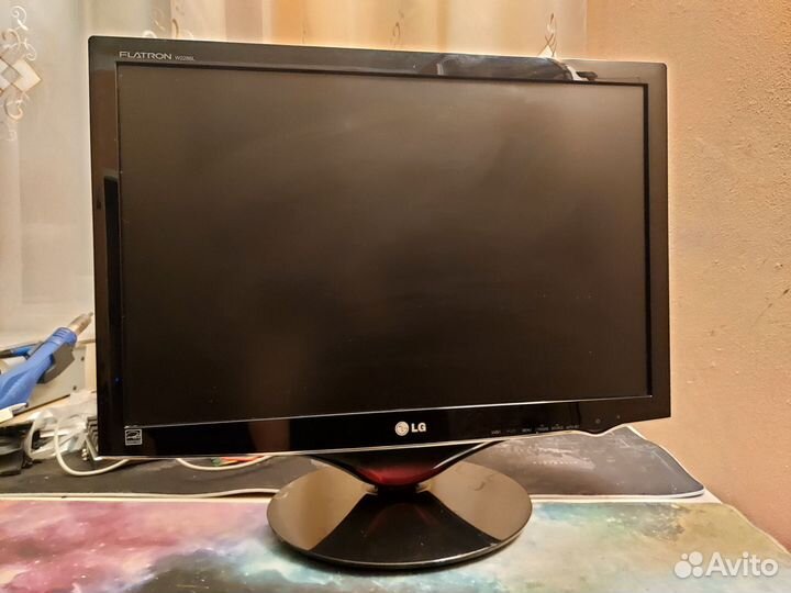 Монитор LG flatron W2286L