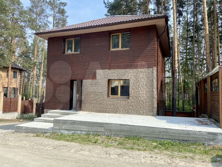 Дом 143 м² на участке 2 сот.