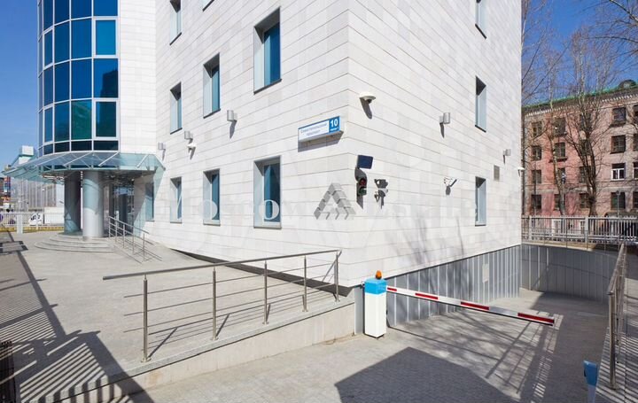 Целиком Здание Б+ 3825 м² с подземной парковкой