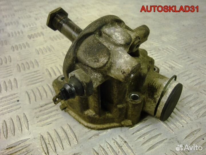 Кронштейн масляного фильтра VW Passat B5 06A115417