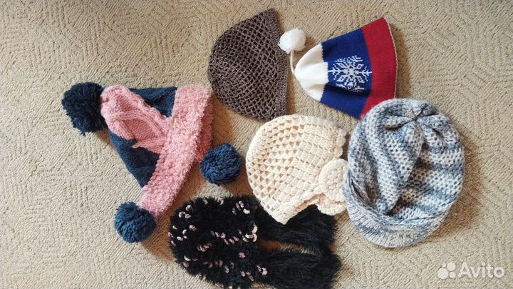 Шапки демисезонные вязанные