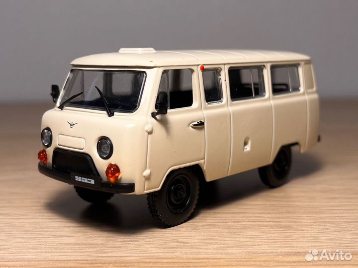 Модель УАЗ 452 В Буханка 1:43