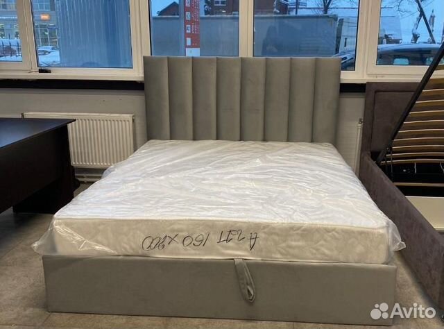 Кровать двухспальная с подьемным механизмом объявление продам