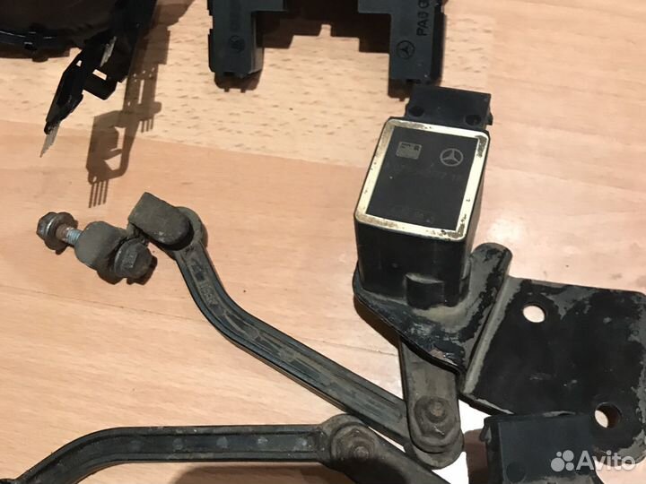Датчик положения кузова Мерседес мл гл 164