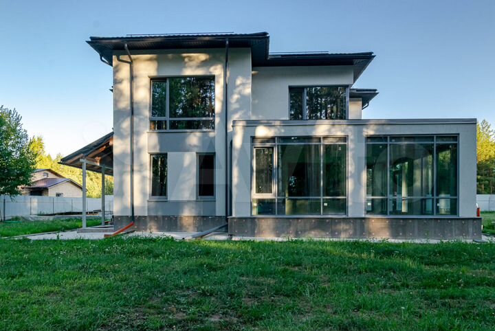 Коттедж 257 м² на участке 22 сот.