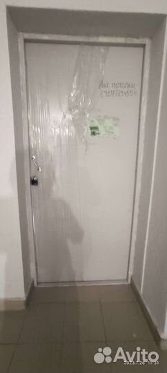 Дверь входная деревянная с коробкой