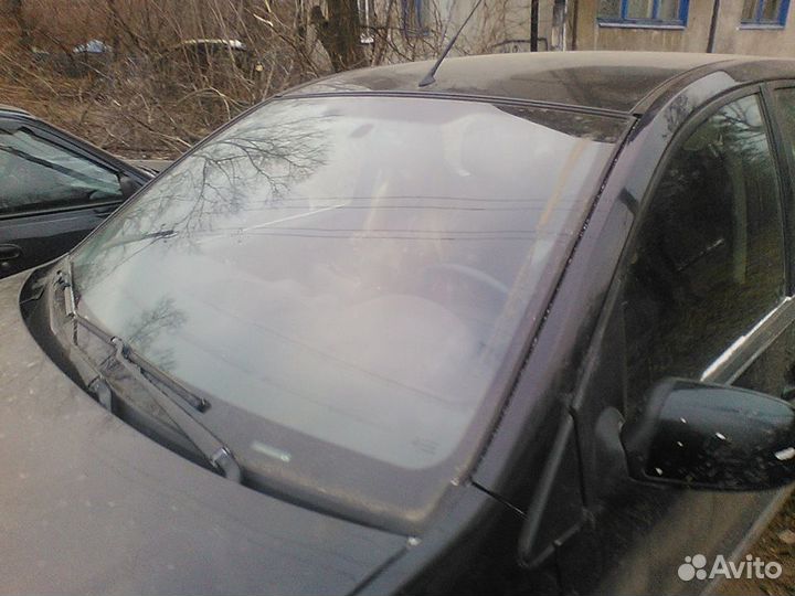 Лобовое стекло на Ford Fusion 2002-2012