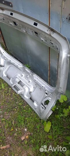 Задняя дверь tiguan