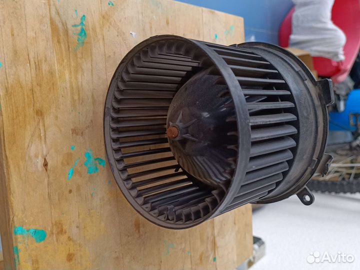 Вентилятор отопителя Nissan Qashqai j10