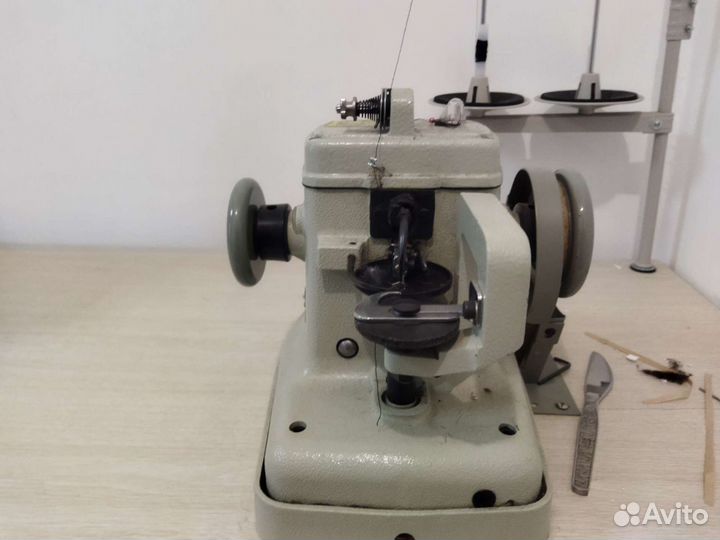 Машинка швейная скорняжка