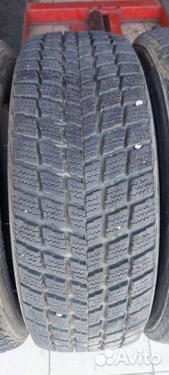 Roadstone Winguard SUV 235/65 R17