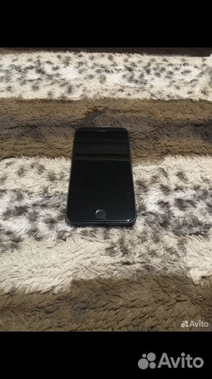 iPhone 8, 64 ГБ