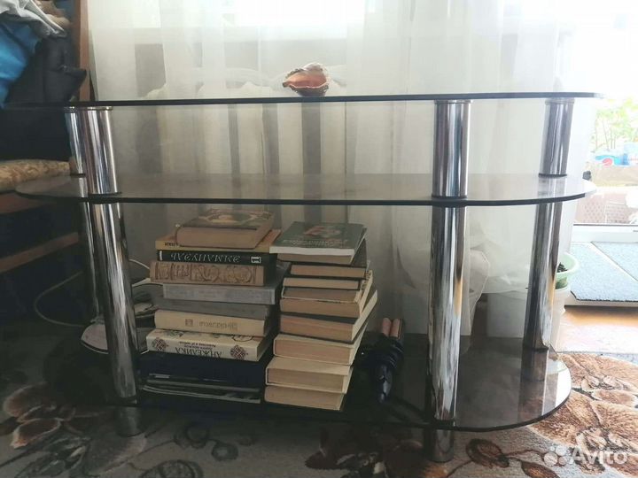 Стеклянная тумба под тв