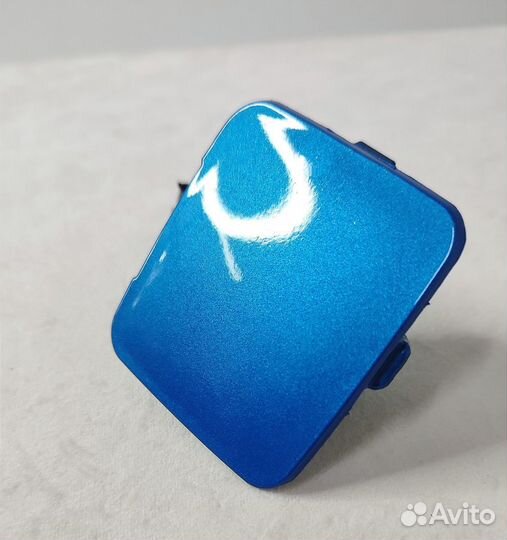 Заглушка в цвет под крюк Renault Logan 2 Рено Логан (2014-2018) B76-Красный. Если вы посмотрите на п