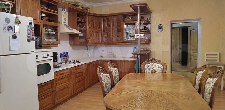 4-к. квартира, 205 м², 2/3 эт.