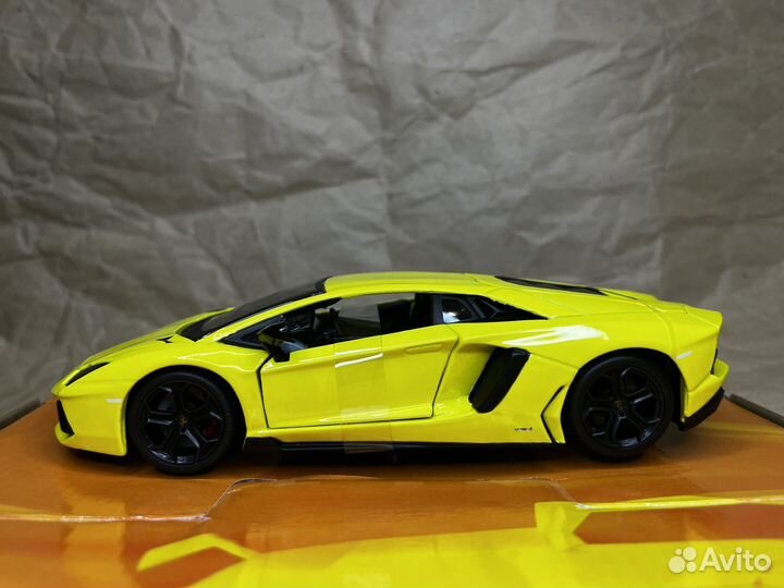 Lamborghini Avenrador LP 700-4 1/24 Maisto Design