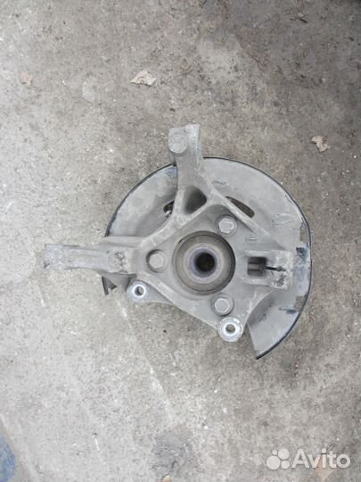 Кулак поворотный правый Opel Astra J Cruze