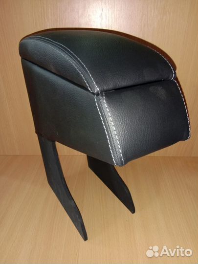 Подлокотник Лада Калина 1 (кожзам)