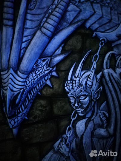 Барельеф Дракон и девушка