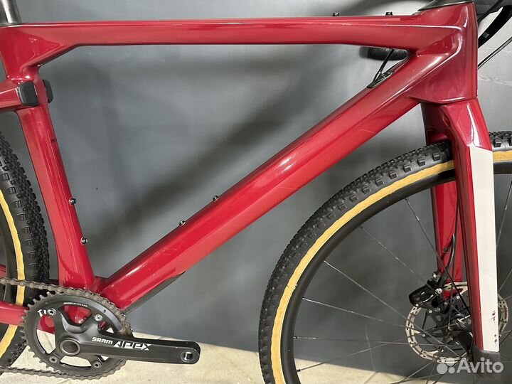 BMC URS four Red/Sand 2020