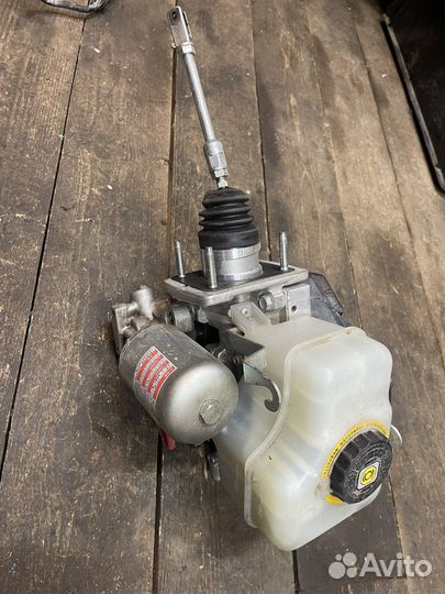 Главный тормозной цилиндр Toyota LC Prado 150 2,8