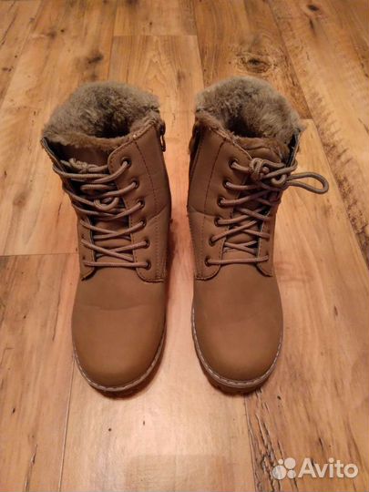 Женские ботинки