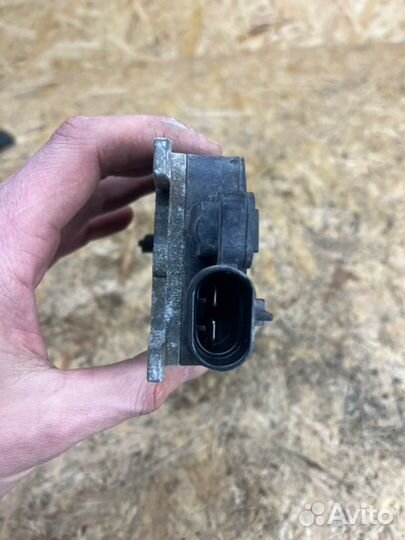 Блок управления вентилятором Ford Focus 2 2010