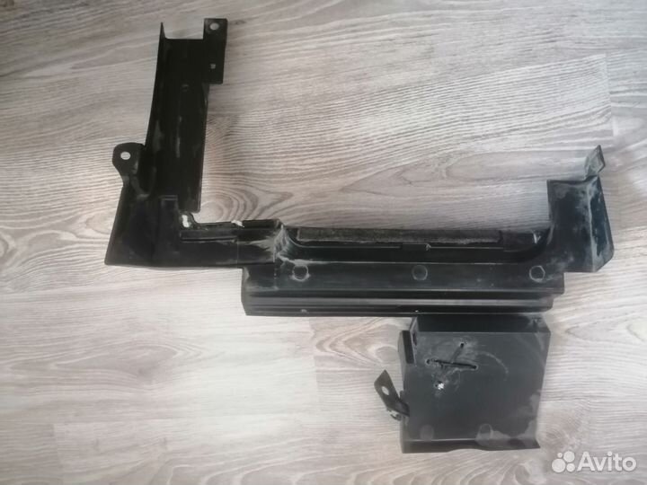 Пыльник (воздуховод) радиатора ниссан ноут е11