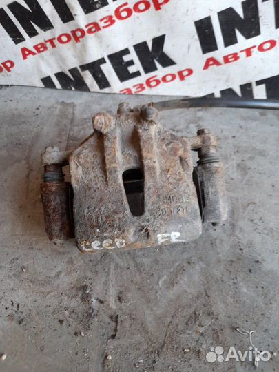 Суппорт передний правый Kia Ceed 2009