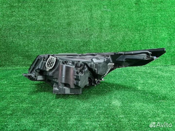 Фара правая Land Rover Discovery V