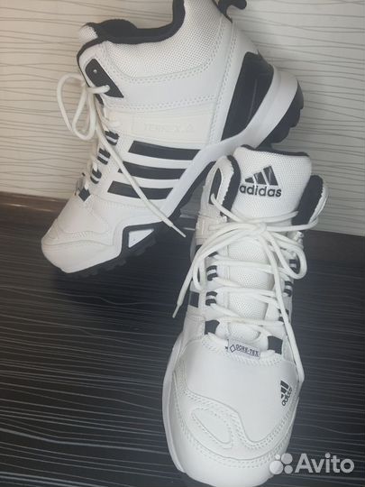 Adidas мужские кроссовки зимние