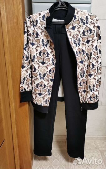 Спортивный костюм 46 новый