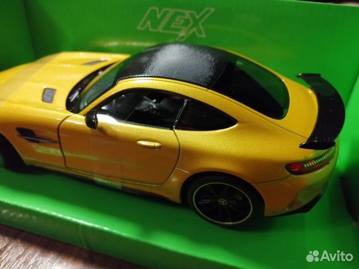 Масштабная модель Mercedes-AMG GT R (С190) 2017г