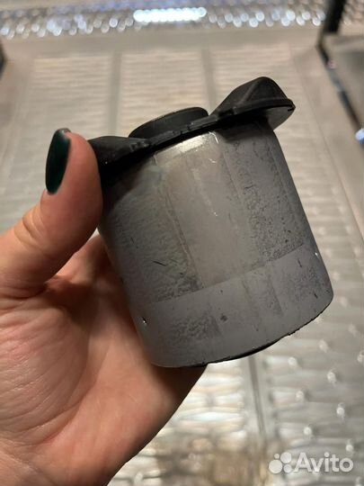 Сайлентблок переднего нижнего рычага (задний) для