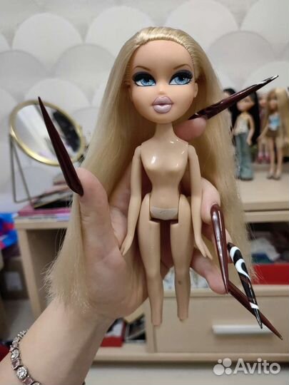 Лот кукла Bratz Cloe + одежда для Bratz