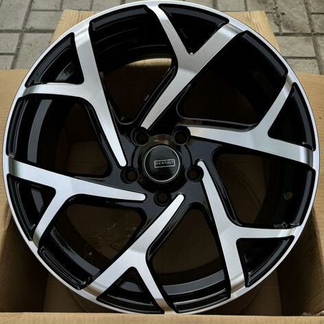 Литые диски Sakura Wheels 3954 8×R18 5×114.3