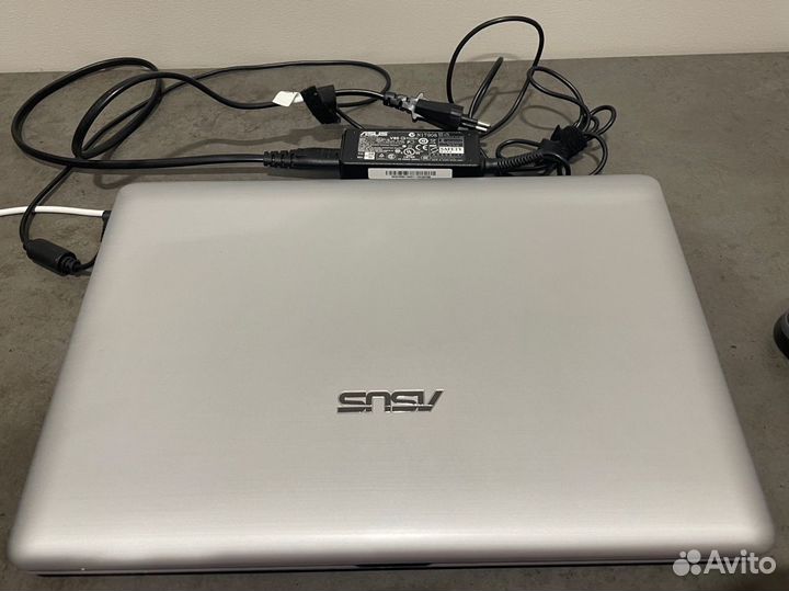 Asus eee pc 1215n